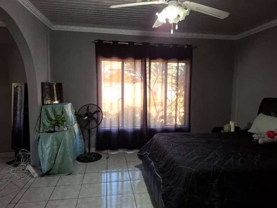 4 Bedroom Property for Sale in Oos Einde North West